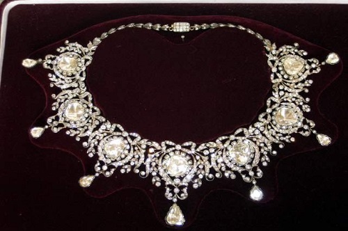 Collares